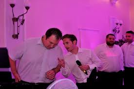 In zusammenarbeit mit verschiedenen aktiven hochzeit djs haben wir ihnen diese informationen zusammengestellt. Dj Giessen Spezialist Fur Hochzeiten Geburtstage Events