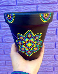 Pin Von Mani Auf Blumentopfe Schnecken Steine Bemalen Topfblumen Bemalte Topfe Dekorierte Blumentopfe