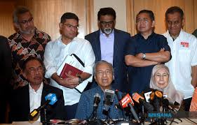 With all its 4 four component party logo united under a common banner. Bernama Tanjung Piai Loss A Warning To Pakatan Harapan Dr Mahathir