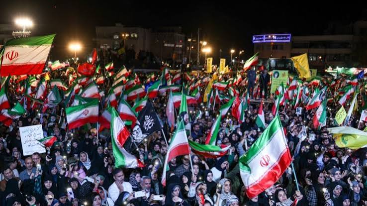 از جنگ در میدان تا ۹۰ شب حضور در خیابان - تابناک | TABNAK