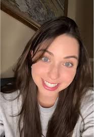 Amber Hollier's Instagram, Twitter & Facebook