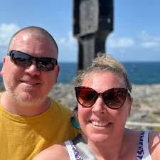 Can you walk around with your open beer/cocktail? Thanks