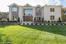 It can have any length and width so long as the total area of land is 43,560 square feet. Vienna Wow House 10 000 Square Feet On Half Acre Lot Vienna Va Patch