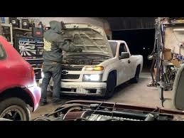 my lowered shop truck is alive chevy colorado u joint and driveshaft replacement youtube my lowered shop truck is alive chevy colorado u joint and driveshaft replacement