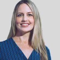 Elizabeth Compton's Instagram, Twitter & Facebook