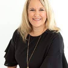 Sonja Norton's Instagram, Twitter & Facebook