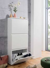 Ist der flur schmal und lang, kann mit spiegeln gearbeitet werden, um den raum größer wirken zu lassen. Schmales Vorzimmer Einrichten Kika At