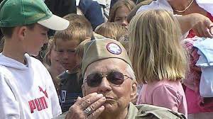 Amfreville. Cérémonie en hommage au vétéran Howard Huebner