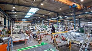 Industri manufaktur adalah kelompok perusahaan yang membuat barang bahan baku untuk diproduksi, barang dalam proses dan barang jadi. Berikut Yang Tidak Berkaitan Dengan Kegiatan Produksi Dalam Teknik Manufaktur Yaitu Sekali