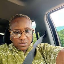 Keela Williams's Instagram, Twitter & Facebook