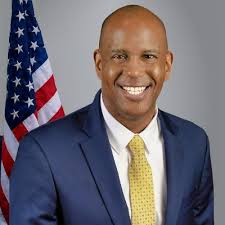 Charles Britt's Instagram, Twitter & Facebook