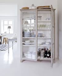 La mayor selección de vitrinas y armarios para la cocina a los precios más asequibles está en ebay. Tres Armarios Vitrina De Estilo Vintage Muebles Vitrinas Muebles De Comedor