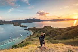 Dapatkan informasi terkait rute menuju pantai alam indah, harga tiket masuk dan ulasan dari para pengunjung disini. 15 Pemandangan Alam Terindah Di Indonesia Ini Bikin Takjub Tiket Com