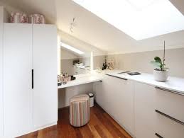 Dachschragen Platz Optimal Ausnutzen So Geht S Schminkzimmer Schreibtisch Fur Schlafzimmer Schminktisch