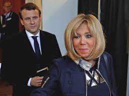 Et d'ailleurs, comme le montrent les photos de sa jeunesse, elle n'a pas vraiment changé. How Emmanuel Macron S Parents Discovered Their Son Was Dating His 40 Year Old Teacher The Independent The Independent