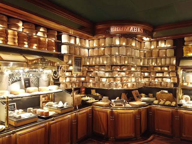Les Grands Buffets, un viaje hacia la tradición culinaria francesa - Restauración News