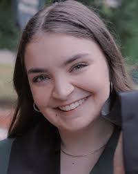 Gretchen Mayo's Instagram, Twitter & Facebook