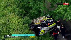 Brillant leader du barum rally avant l'ultime spéciale, erik cais a tout perdu dans ce chrono, envoyant sa ford fiesta rally2 en tonneaux. 13ssomuth8cqkm