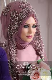 Check spelling or type a new query. Hatice Kasik 2015 Tesettur Gelin Basi Tasarimlari Hochzeit Hijab Stile Hijab Braut Islamische Mode