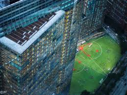 At the bustle and podium levels, the columns are methodically transferred out from the curved west face and straight south face, to a 40ft by 60ft grid below at the trading floors, again maintaining optimal interior planning for trading capacity, while. 200 West Street Nyc Goldman Sachs World Headquarters An Architectural Photoblog