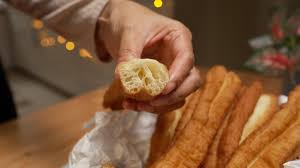 Kali ni, jom layan cara che nom buat churros.yang bersalut cinnamon sugar.rangup sangat, dicicah bersama sos c. Che Nom On Twitter Kena Shooting Dua Kali Sebab Tersalah Adunan Masa Shooting First Rasa Nak Nangis Tgk Cakoi Tak Jadi Sampai Edit Pon Banyak Typo Nasib Baik 2nd Time Menjadi Https T Co I9lwtchvfh