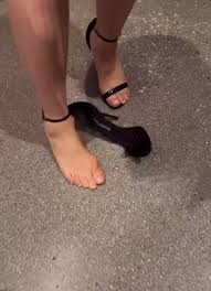 Vanessa Demopouloss Feet << wikiFeet