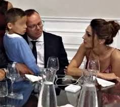 Dopo il cambio di look, si attende musica nuova, ma ha una certezza. Anna Tatangelo E Gigi D Alessio Felici Insieme Alle Nozze Del Nipote Gossip It