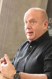 Manuel Robledo, presidente de Comess Group: “A un buen profesional hay que  dejarle trabajar”