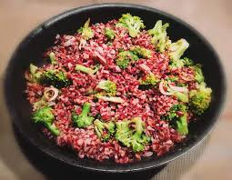 Riz Rouge De Camargue Saute Aux Brocolis La Cuisine De Gail Riz Rouge Recette Recette Cuisine Minceur Recettes De Cuisine