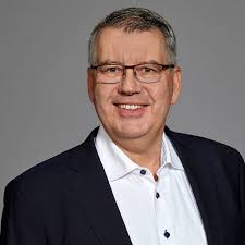 Danny Bilger's Instagram, Twitter & Facebook