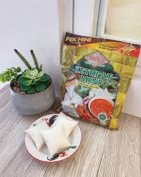 Metode 5.30.7 adalah metode memasak dengan 5 menit perebusan, lalu mematikan kompor sambil tutup dengan panci selama 30 menit, kemudian cara membuat bubur dengan metode 5.30.7 : Serpihan Cerita