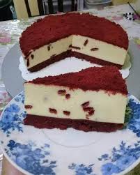 Once the red velvet cake has been baked and cooled, i like to chill the layers in the refrigerator until firm before filling and frosting the cake. Resipi Red Velvet Oreo Cheese Cake Paling Mudah Untuk Anak Tak Perlu Oven Hanya Simpan Dalam Peti Sejuk Pa Ma