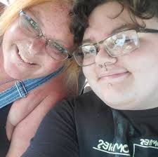 Can I cut back and re-pot my bird of paradise plant to make it stronger?