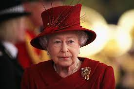 10 times queen elizabeth has broken her own royal rules. Wy8tlmzehto6 M