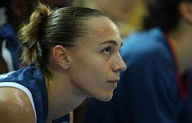 La belle aux yeux vairons a démarré sa carrière d'actrice très jeune, puisqu'elle donne la réplique à son. L Equipe L Actualite Du Sport En Continu L Equipe