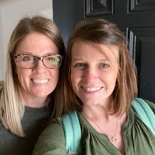 Leslie Lester's Instagram, Twitter & Facebook