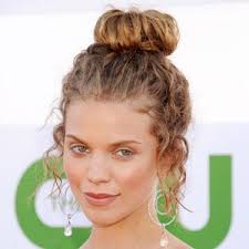 Her face has a slightly triangular shape. Annalynne Mccord Beauty Photos Trends News Allure