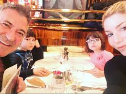 Leurs jumeaux jules et bella sont de vrais comédiens sean connery et sa femme micheline touchants : Jean Marie Bigard Pose Aux Cotes De Sa Femme Et De Leurs Tele Star