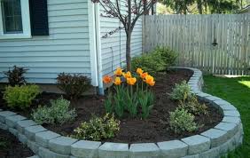 Here are 40+ front garden ideas to spruce up your house's street appeal. 48 Impressive Small Front Yard Landscaping Ideas Roundecor