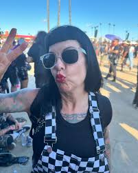 Happy Birthday to the greatest gal in the world! Love you to the moon and  back,@kikiflambe !