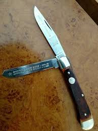 The heavier knife may have been made by the same jeweler on a skeleton from a different supplier. 1991 Boker Solingen Germany 4 25 Smooth Bone Trapper Knife Two 3 25 Blades Boker Trapper Knife Sword Blades Knife