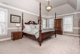 Use similar paint to paint the chair rail. Master Bedroom Chair Rail Design Ideas U0026 Pictures Zillow Digs Zillow Gambar Wanita Muslimah