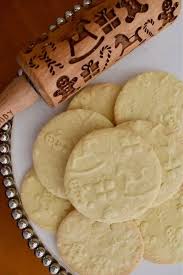 Now readingthe best christmas cookie recipes south of the north pole. Christmas Shortbread Cookies Recipe Suits Embossed Rolling Pin