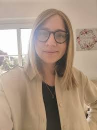 Rebecca Schroth's Instagram, Twitter & Facebook