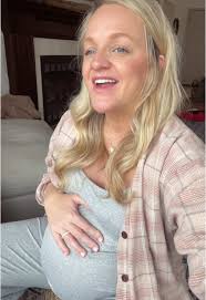 37&2 days pregnant and feeling REEEAAADY…such a busy week coming up and I  feel like I should just plan to bring my bag with my everywhere. Just can’t  wait to meet her #pregnancy #pregnant ...