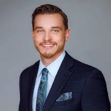 Iris Ewing's Instagram, Twitter & Facebook