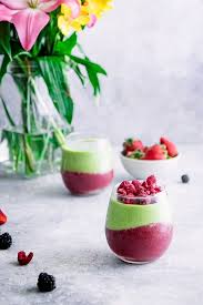 Creamy Avo Spinach Raspberry Smoothie 5 Ingredients 5 Minutes Recipe Raspberry Smoothie Green Smoothie Fruit Smoothies