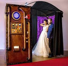 Signature photo booth offers photo booth rentals for weddings, corporate events & parties in the cincinnati, dayton, oh and surrounding florence, ky area. The Looking Glass Photo Booths Eventlyst