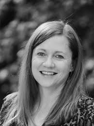 Amy Oliver's Instagram, Twitter & Facebook