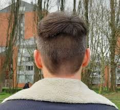 Zoom sur les coupes de cheveux du moment avec olivier lebrun, hair artist l'oréal professionnel. Reconfinement La Preuve Qu Il Ne Faut Jamais Se Couper Les Cheveux Soi Meme